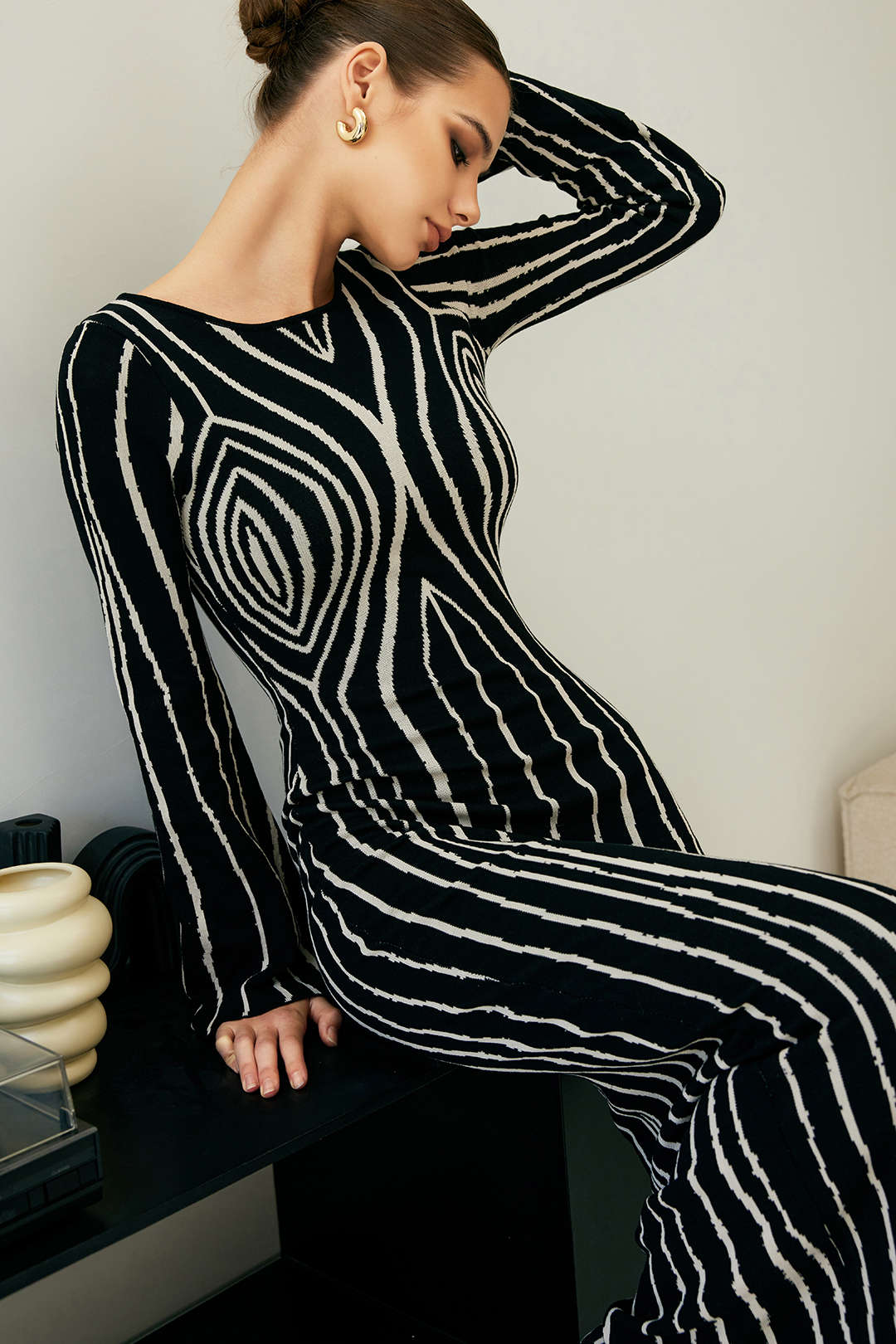 Line Pattern Round Neck Knit Maxi Dress