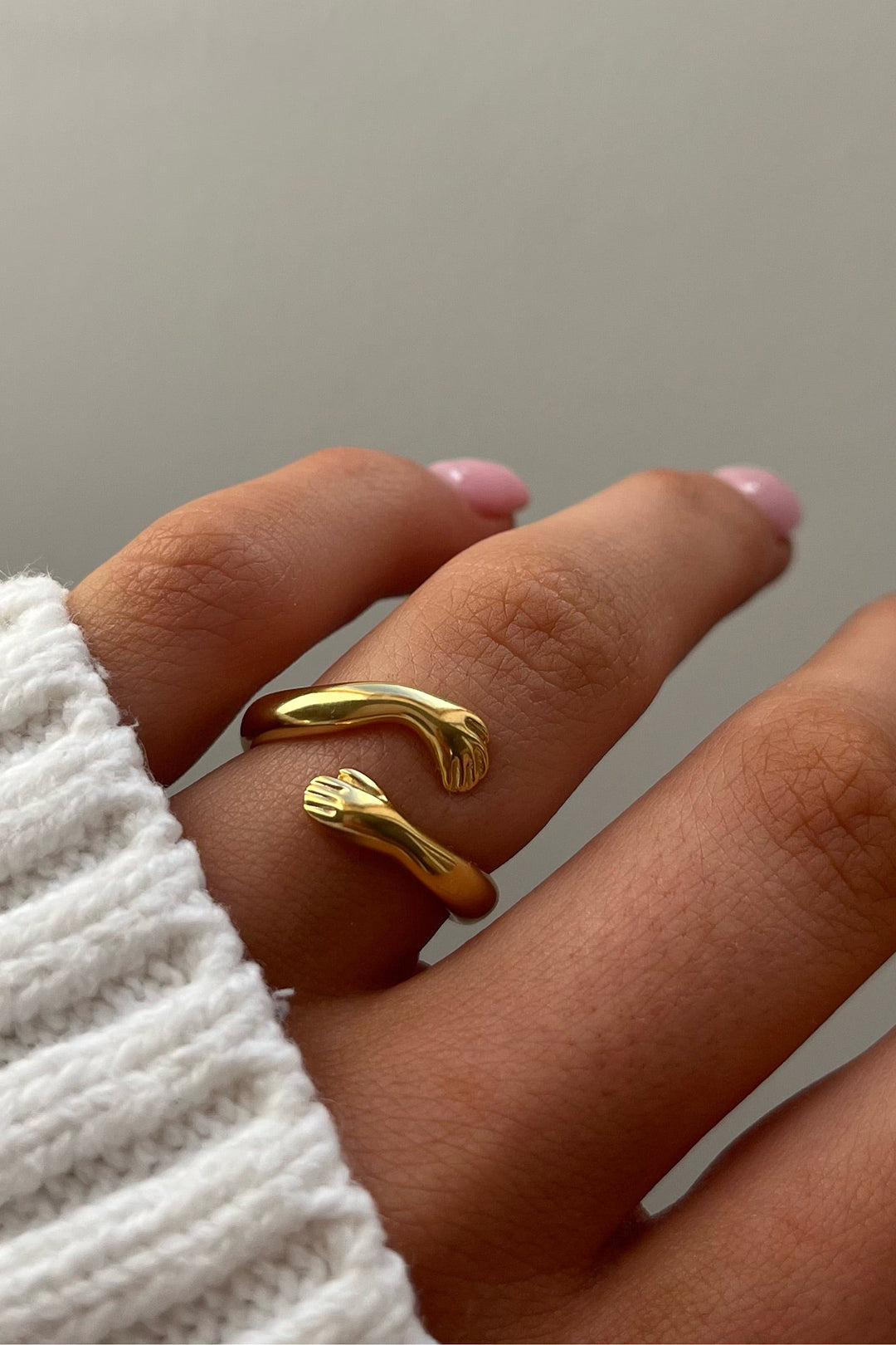 Metal Hug Design Ring