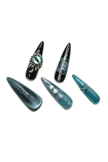 Spider-themed Decor Stiletto Shape Handmade Nail Art